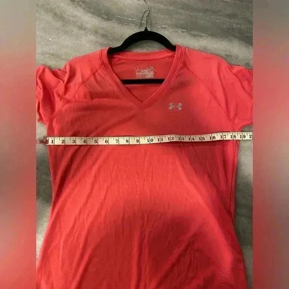 Under Armour Womens Pink Short Sleeve Semi Fitted Tech V-Neck T-Shirt S - Picture 6 of 6